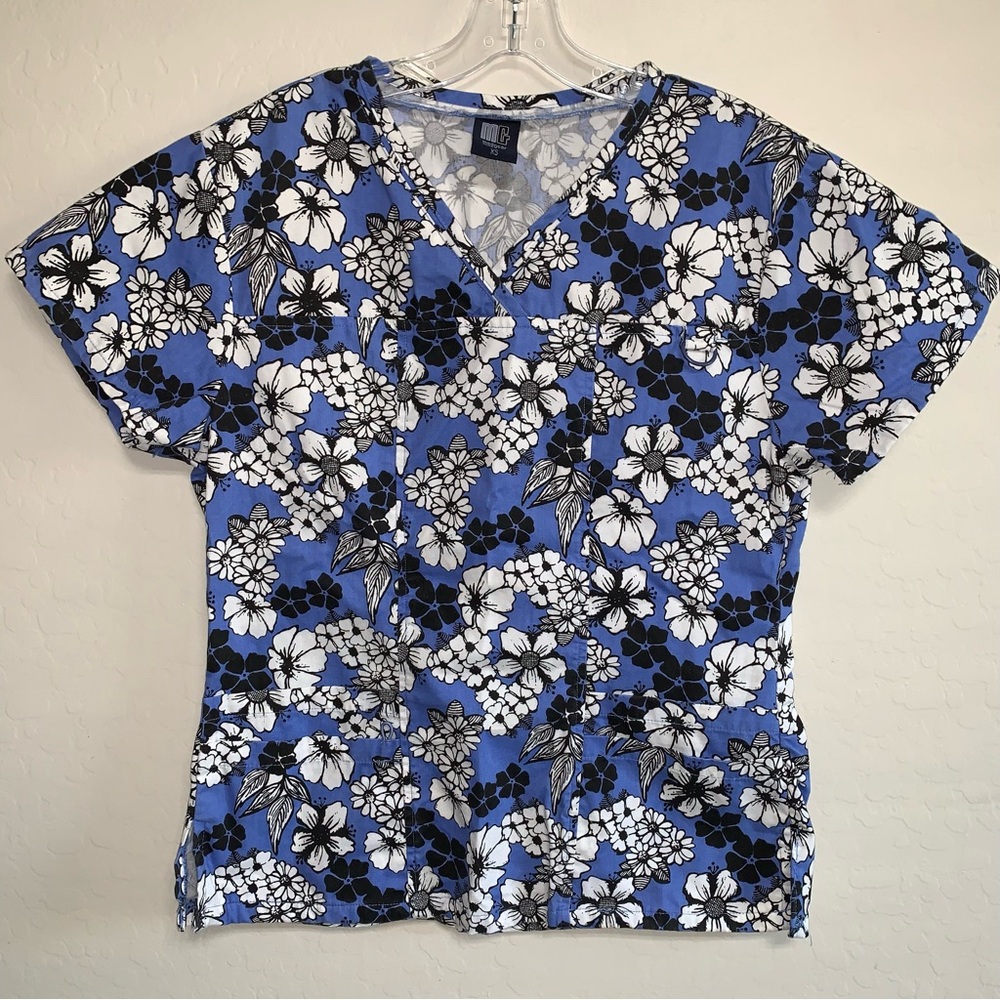 Medgear Floral Scrub Top